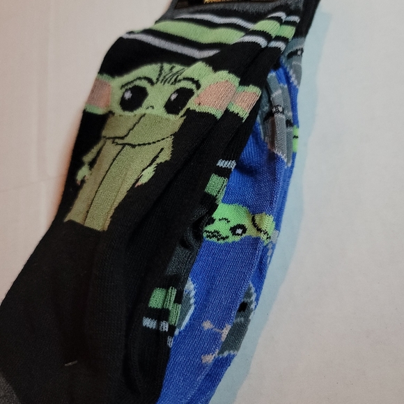 2 Pair Star Wars Crew Socks Mandalorian - Picture 5 of 5